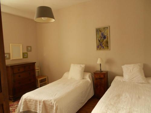 2 twin beds