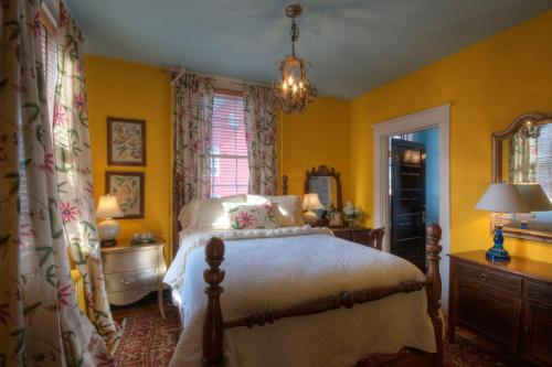 Inn at Court Square – Charlottesville, VA