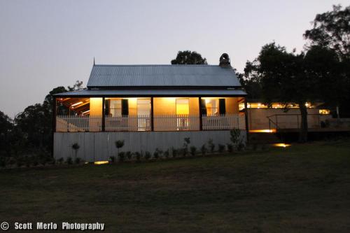 ริเวอร์ไซด์ โอ๊ค กอล์ฟ รีสอร์ท (Riverside Oaks Golf Resort) in ฮอว์คส์บิวรี่แวลเลย์