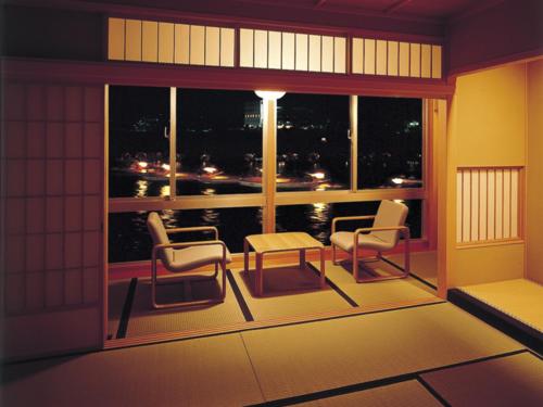 Japanese-Style Room with River View