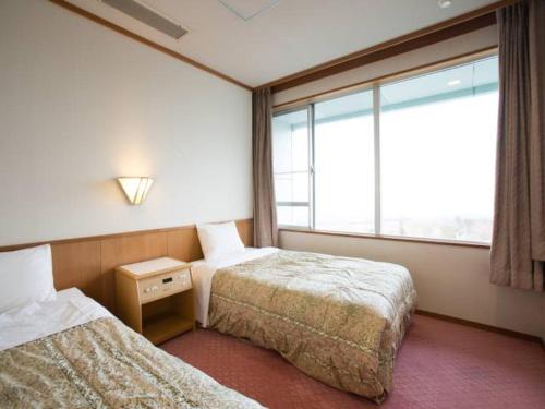 Ikaho Grand Hotel Stop at Ikaho Grand Hotel to discover the wonders of Shibukawa. Both business travelers and tourists can enjoy the propertys facilities and services. Service-minded staff will welcome and guide you a