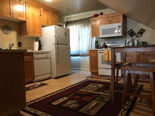 Heavenly Ski Run Cottage - image 2