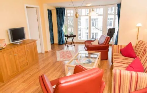 Villa Saxonia - WG 07, strandnah in Binz, Deutschland