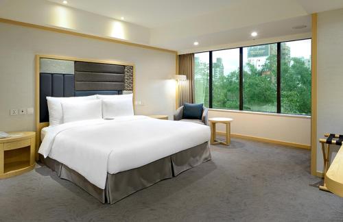Deluxe Double Room room in Sonnien Hotel