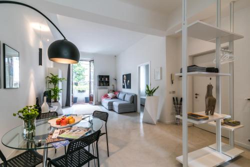 Lovely Cenisio Apartment, Milán
