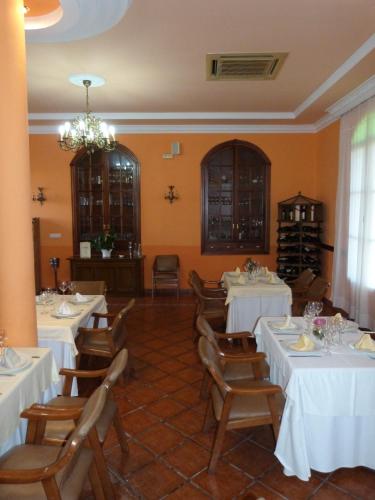 Hostal Restaurante Las Canteras in Pedrera