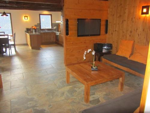 Les GITES DE CAMPARAN - gîte "la BERGERIE AVEC SPA" (Les GITES DE CAMPARAN - gite "la BERGERIE AVEC SPA") in Camparan