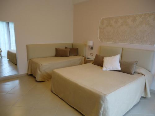 Mini Hotel - image 13
