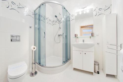 One-Bedroom Apartment image 10