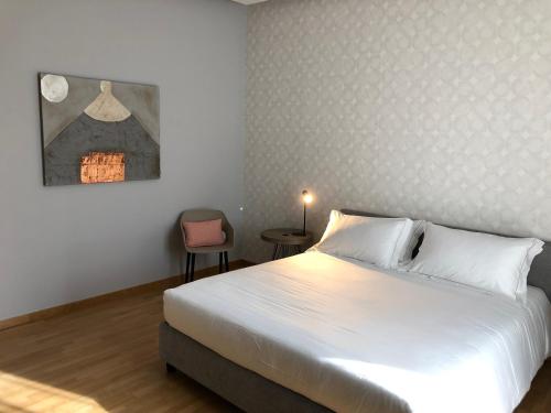 200 ROOMS & TERRACE - image 12