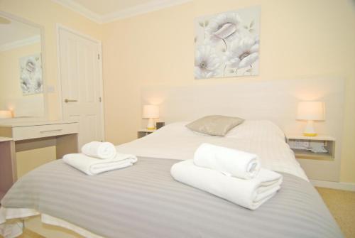Room and Roof Southampton Serviced Apartments
