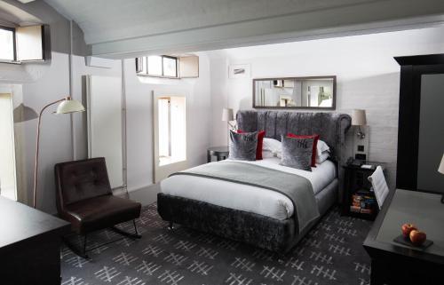 1 queen bed