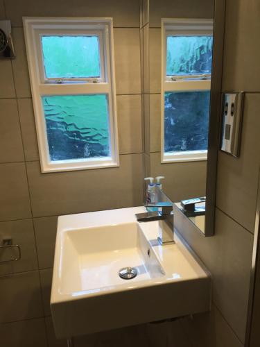 Albany Hotel - image 4