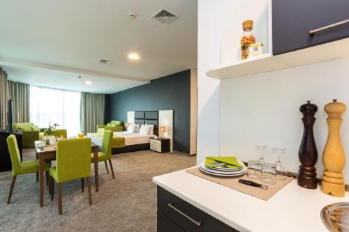 Earth & People Hotel & SPA