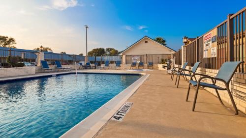 Best Western Regency Inn & Suites