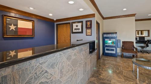 Best Western Regency Inn & Suites - image 8