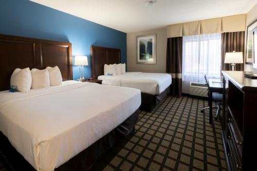 2 double beds