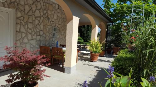 Ginkgo Apartments - image 3