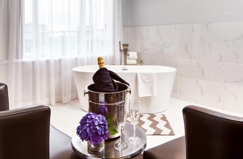 Executive Plaza Hotel, Coquitlam in Coquitlam (BC)