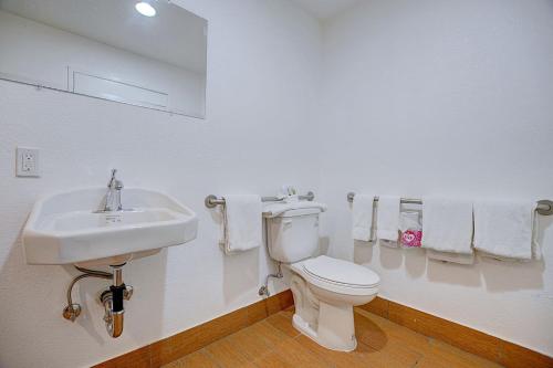 浴室, Welcome Inn San Bernardino/ Colton in 科爾頓(CA)