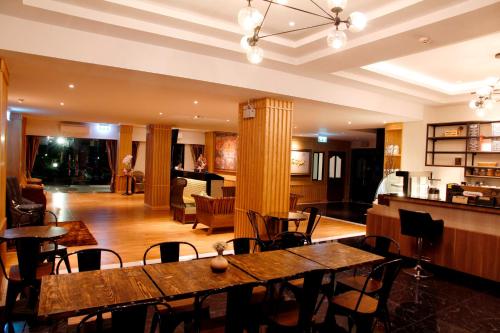 Golden Foyer Suvarnabhumi Airport Hotel