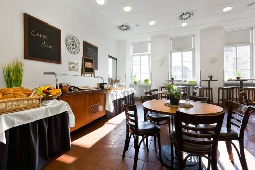 餐飲選擇, Kolping Hostel Trier im Warsberger Hof in 特里爾城中心