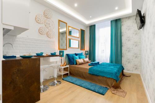 Budapest Holidays Fashion - image 2