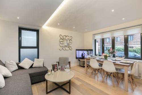 Urban Chic - Basing Street