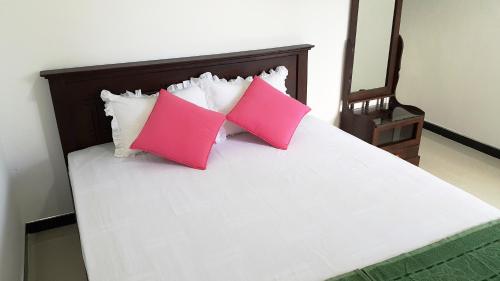 Deluxe Double Room with Balcony room in Methusha Holiday House