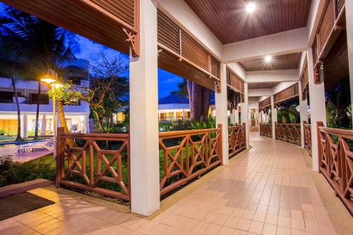 Garden, Novotel Rayong Rim Pae Resort in Rayong