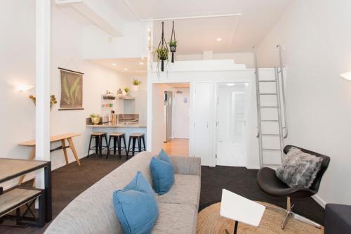 

Towny Urban Loft - Two Bedroom