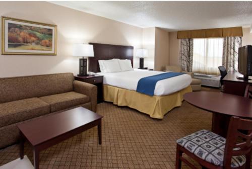 Holiday Inn Express Grove City - Premium Outlet Mall