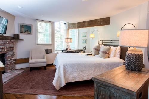 Three Chimneys Inn