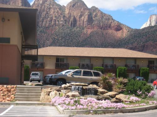 Bumbleberry Inn - image 8