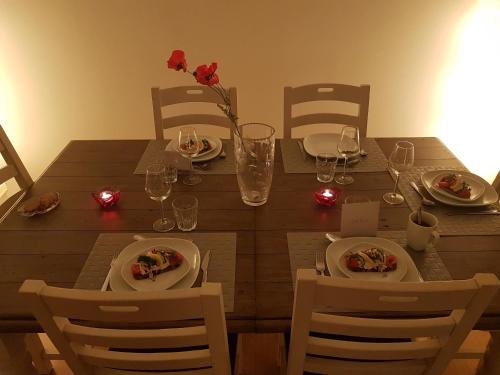 บริการและสิ่งอำนวยความสะดวก, คลินต์วาเกน อพาร์ตเมนต์ (Klintvagen Apartments) near สนามบินมารียาฮัมน์