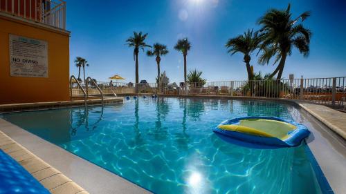 Page Terrace Beachfront Hotel 2