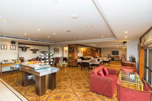 Food and beverages, The Sultan Hotel & Residence Jakarta in Jakarta