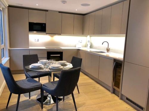 Stylish Apartments in Victoria & Westminster 3