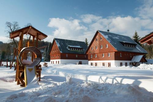 B&B Ostružná - Rodinný penzion Skiland - Bed and Breakfast Ostružná