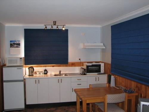 Derwent Bridge Chalets & Studios The 3.5-star Derwent Bridge Chalets & Studios offers comfort and convenience whether youre on business or holiday in Derwent. The property features a wide range of facilities to make your stay a plea