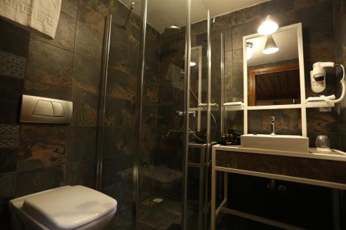 Char Me Hotel - image 12