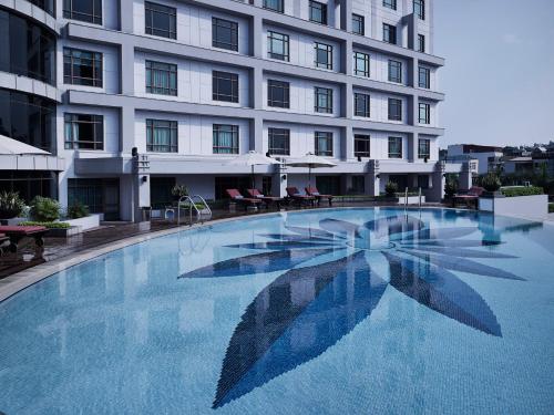 Swimming pool, Pullman Hanoi Hotel in Dong Da