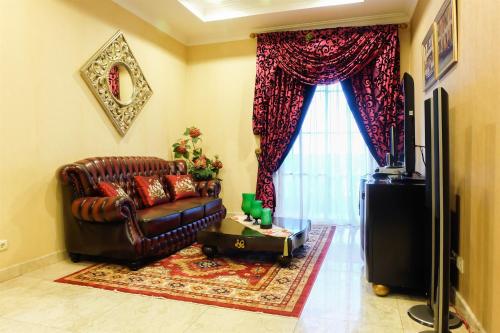 Beautifully Furnished Belleza 2 BR Apartment By Travelio