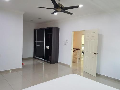 Sitiawan Homestay Entire Semi D home