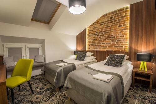 room detail thumbnail 1
