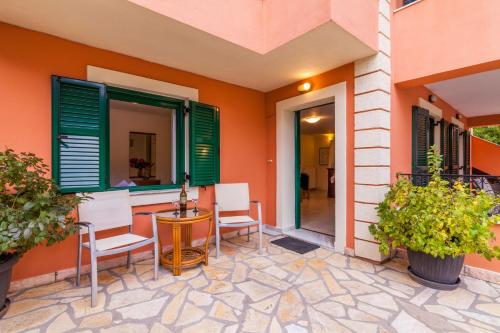  Violet Apartment Corfu in Káto Korakiána