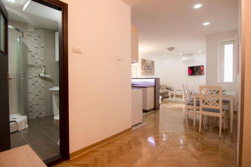 Apartments near St. Sava Temple - image 11