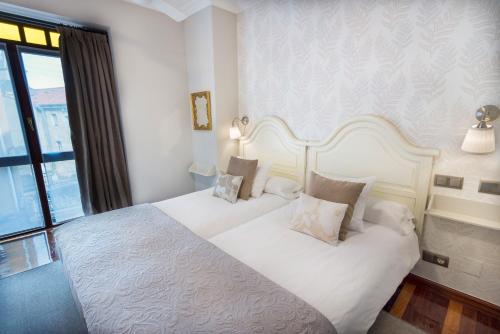 Cuatro Caminos Rooms · Torres