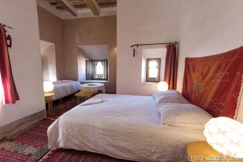 3 twin beds