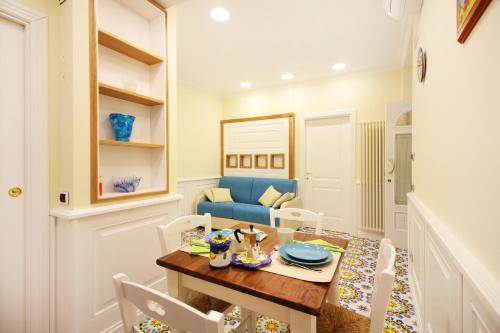 La Corte dei Borboni by Dimorra 5